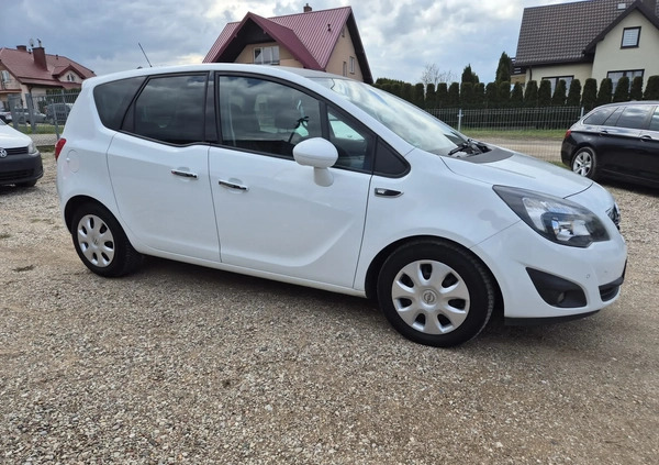 Opel Meriva cena 22900 przebieg: 169000, rok produkcji 2010 z Augustów małe 379